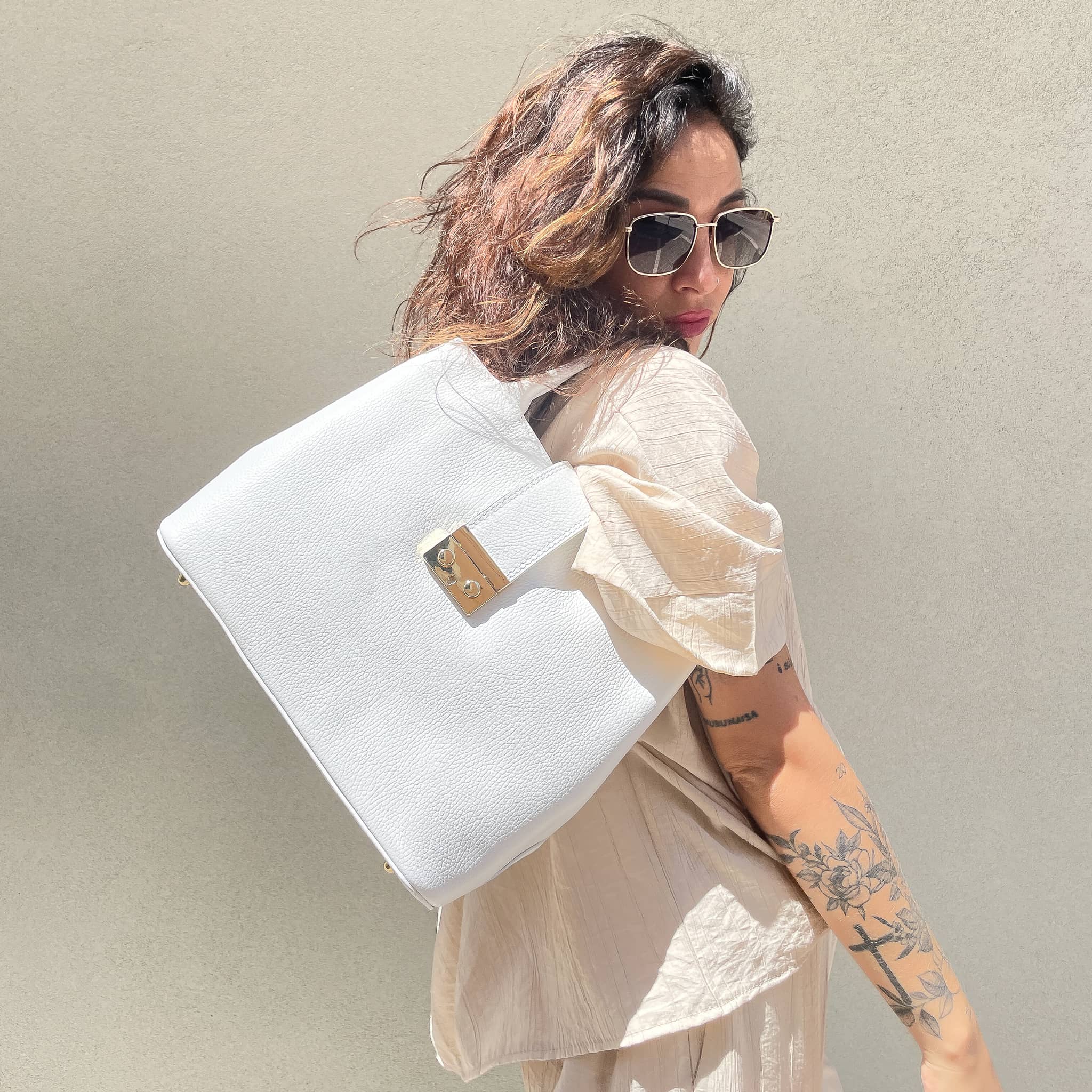 VERCELLI-BAG-borse-vista-indossato-frontale-spalla-vitello-bianco