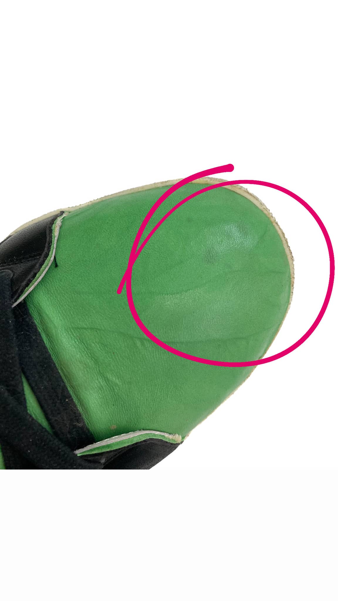 VIEIRISSIMA-sneaker-alla-caviglia-vista-difetto-punta-nappa-verde