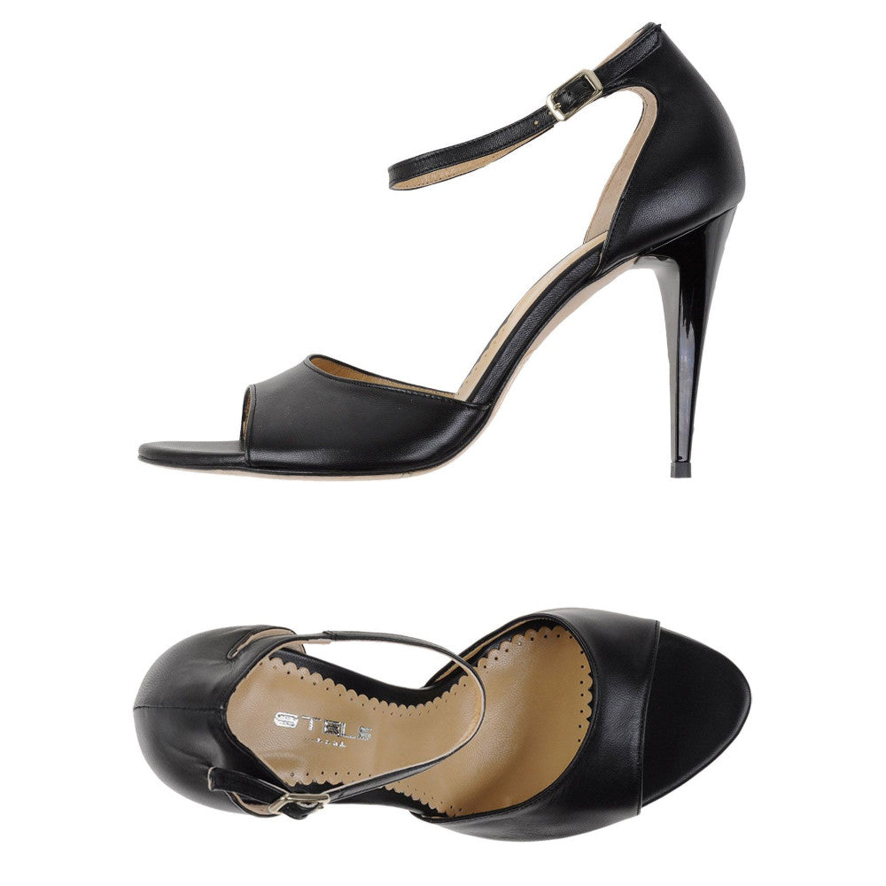 SOPHIE-sandalo-alto-vista-laterale-punta-sopra-paio-nappa-nera