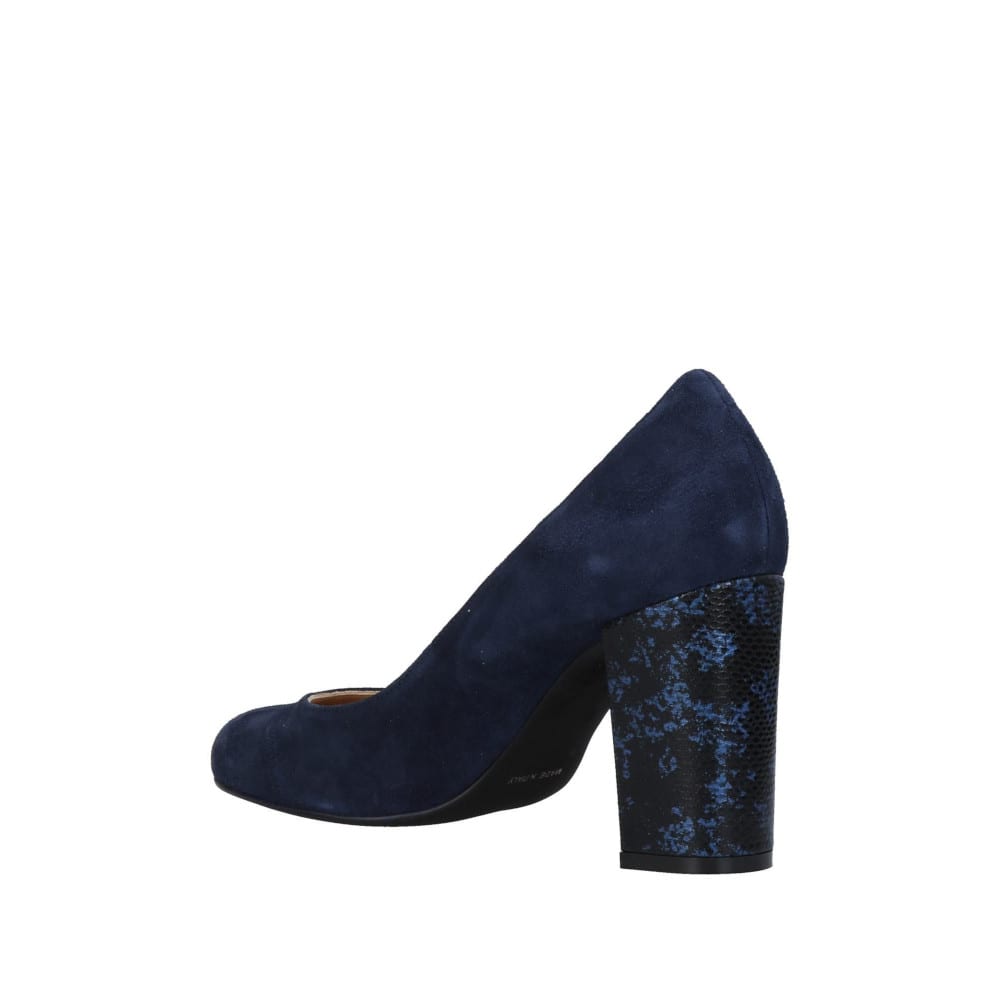 AGNESKA-decollete-punta-tonda-vista-tallone-camoscio-karung-blu