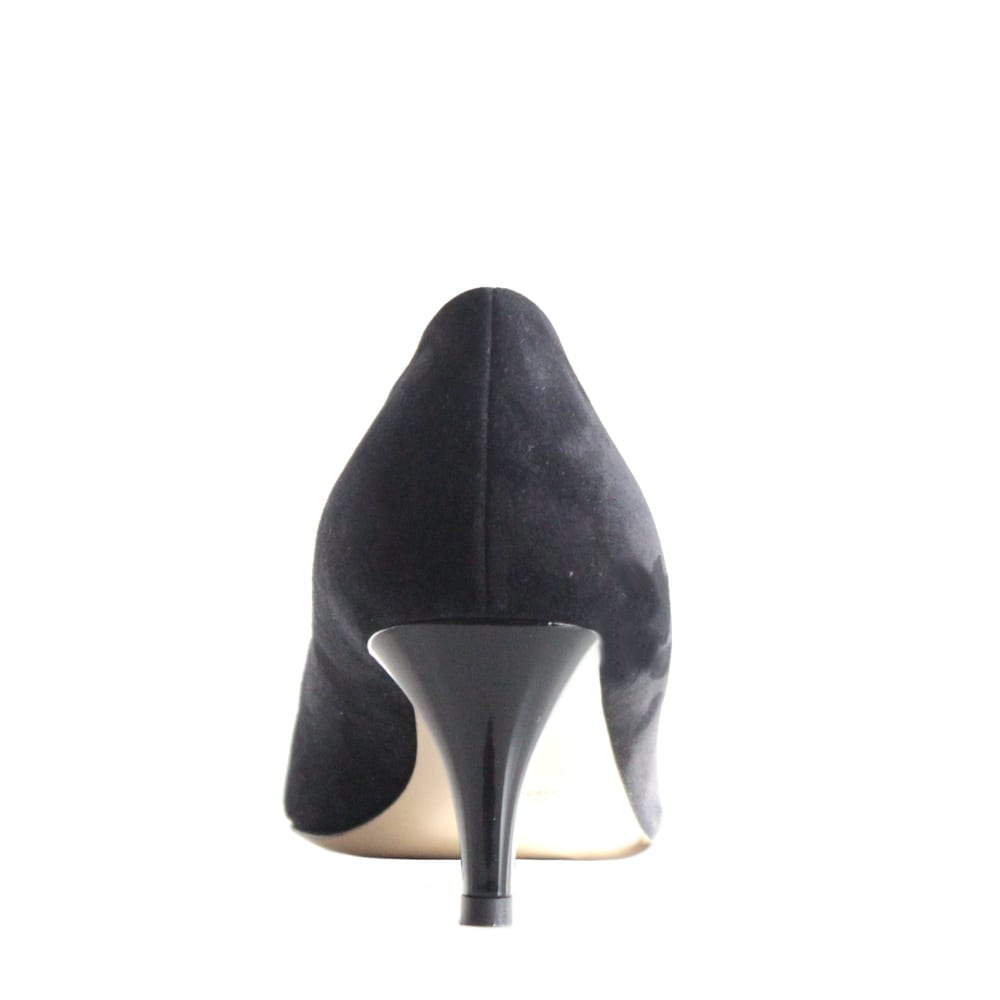 Anna decolte tacco 5 cm in pelle di camoscio nera dettaglio tallone Anna decolte camoscio made in Italy