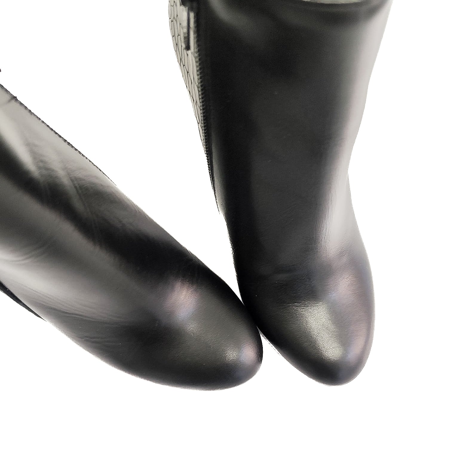 GITANA-tronchetto-stivaletto-vista-punta-vicino-paio-vitello-cocco-nero