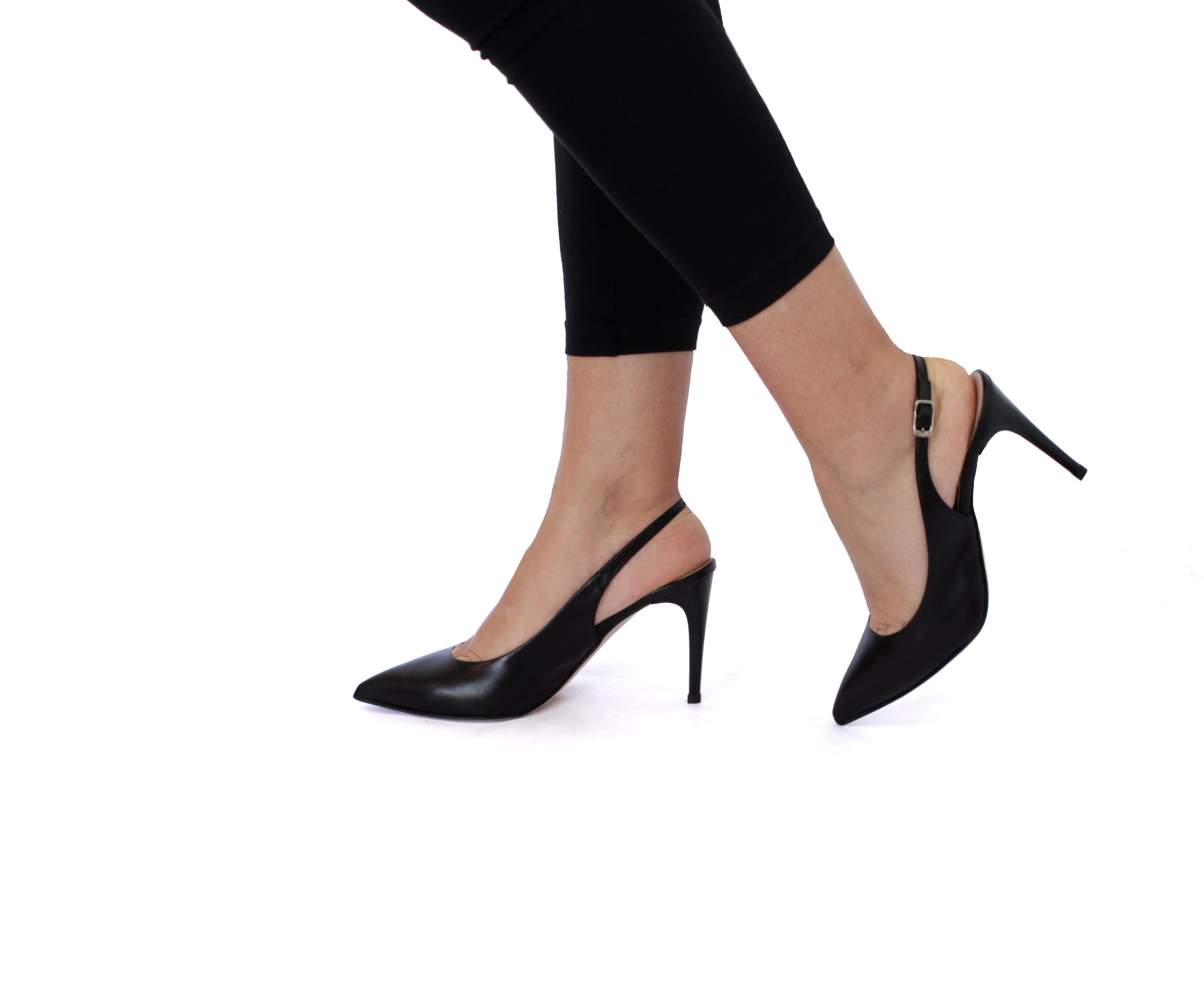 AMELIE-slingback-chanel-vista-indossato-laterale-tallone-nappa-nera-tacco-9