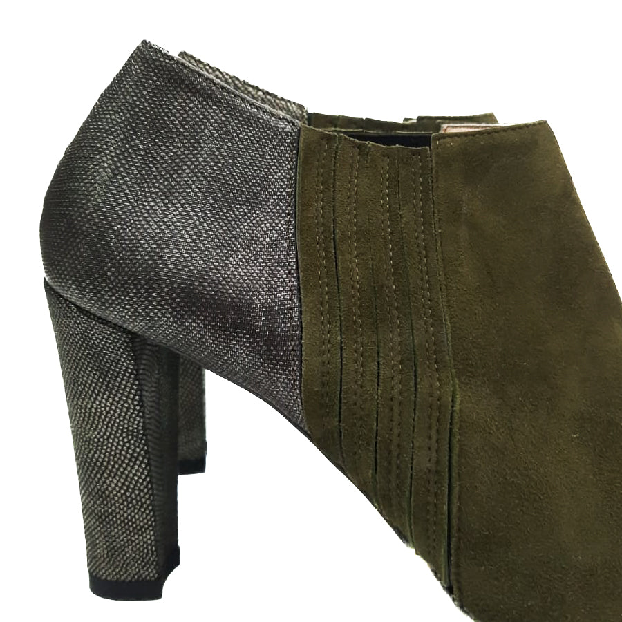 DULCINA-giroforma-stivaletto-vista-dettaglio-tallone-e-tacco-karung-camoscio-verde-muschio