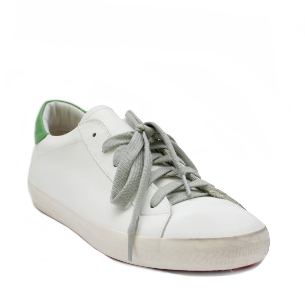 DEGRAS-vitello-bianco-tallone-camoscio-mela-vista-davanti