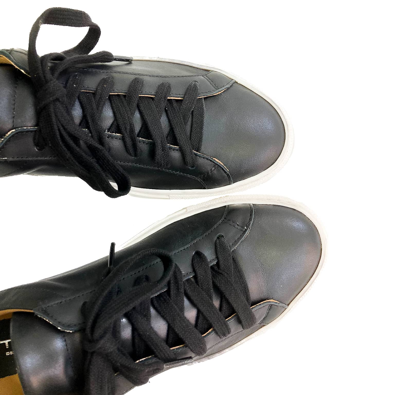 CLEA-vitello-nero-pelle-vista-punta-sopra-paio-vitello-nero