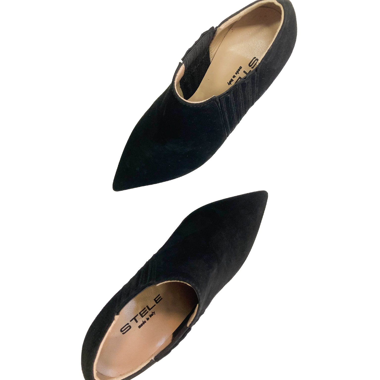 CLARINDA-stivaletto-giroforma-vista-punta-sopra-camoscio-nero