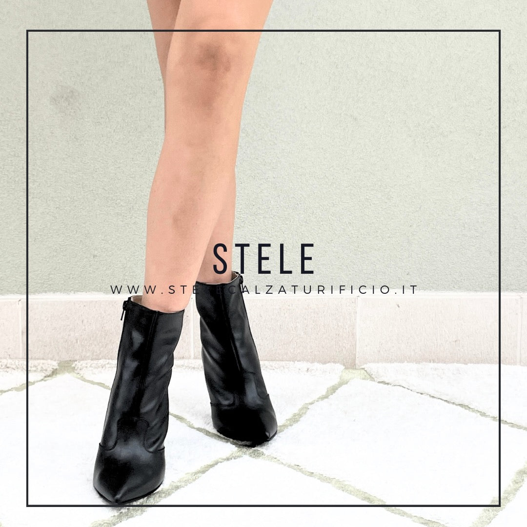 YASMINE-stivaletto-tronchetto-vista-indossato-punta-paio-vitello-nero