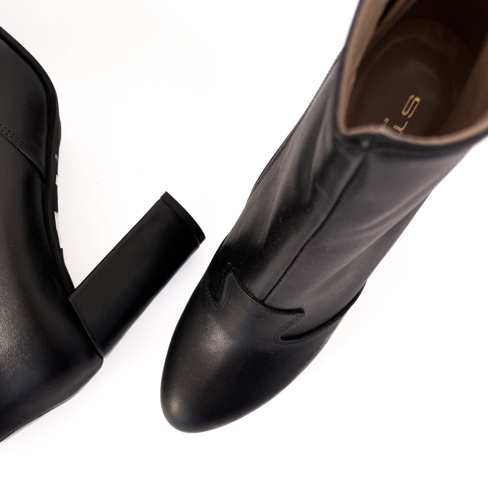 XAVIERE-tonchetto-stivaletti-vista-tacco-punta-sopra-paio-vitello nero