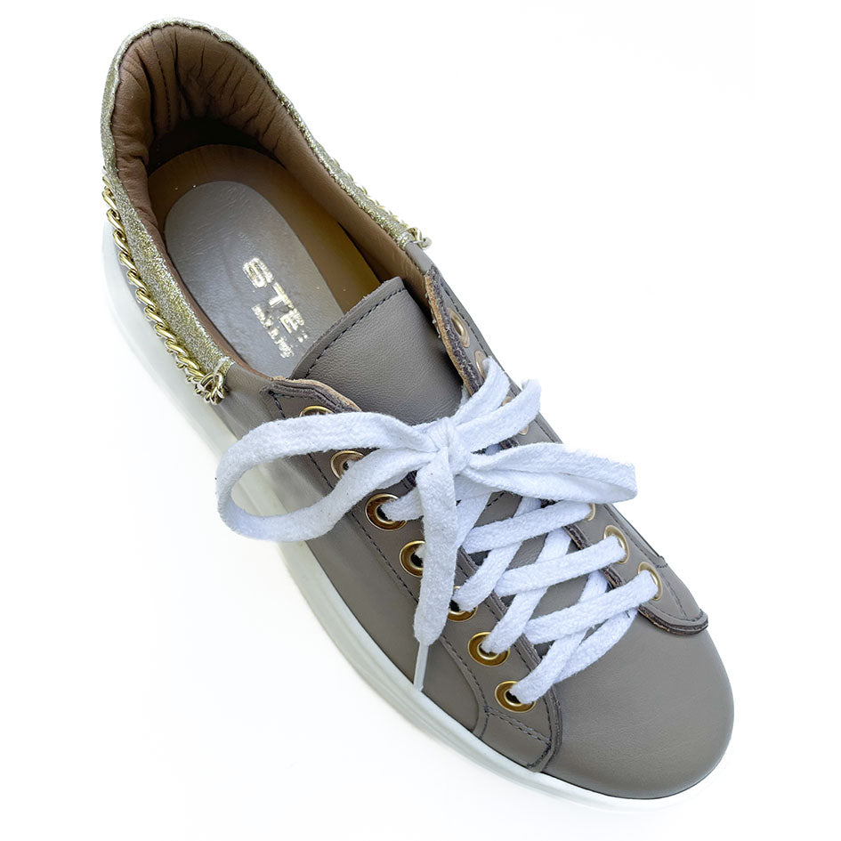 Mirandavitello-tortora-made-in-italy-vista-sopra-fondo-gomma