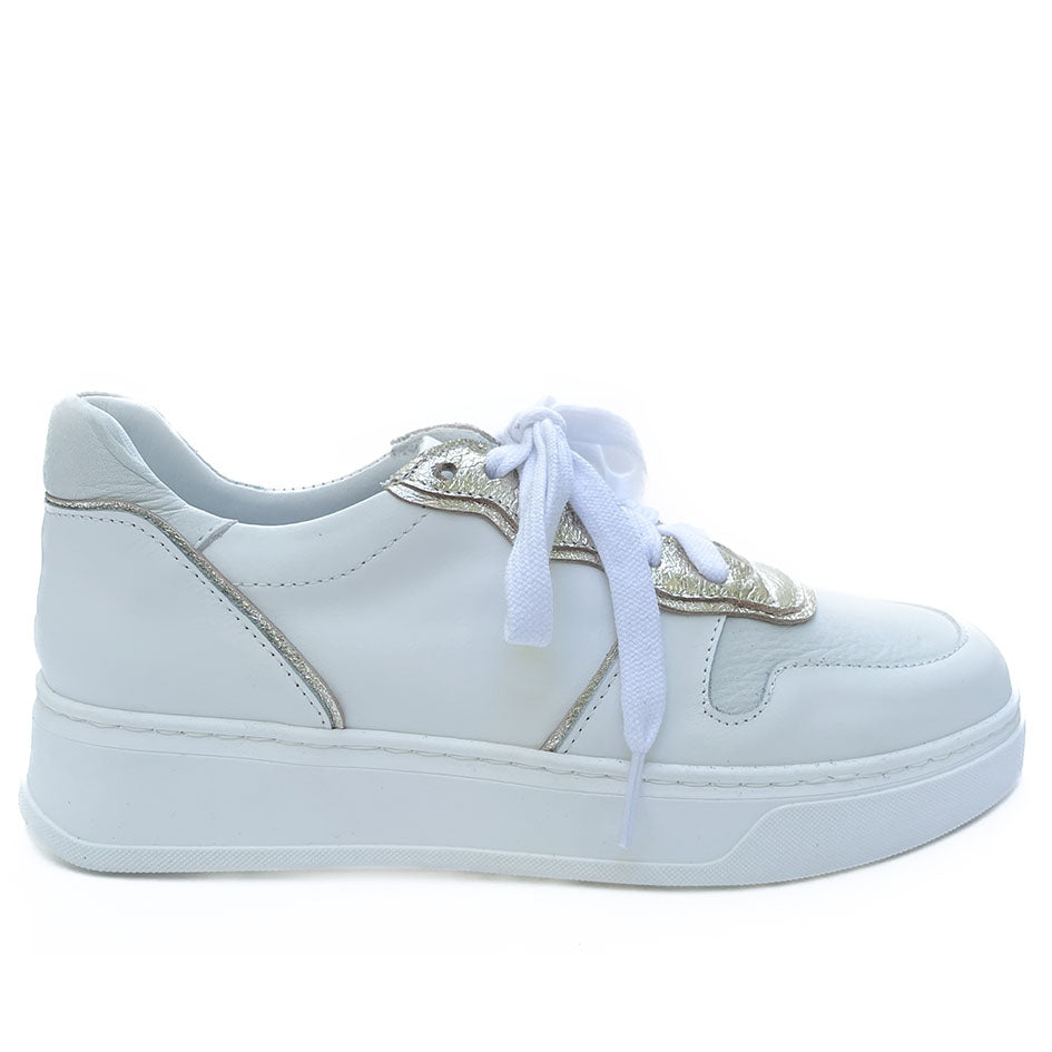 VALERIE-sneakers-vista-laterale-vitello-bianco-laminato-platino