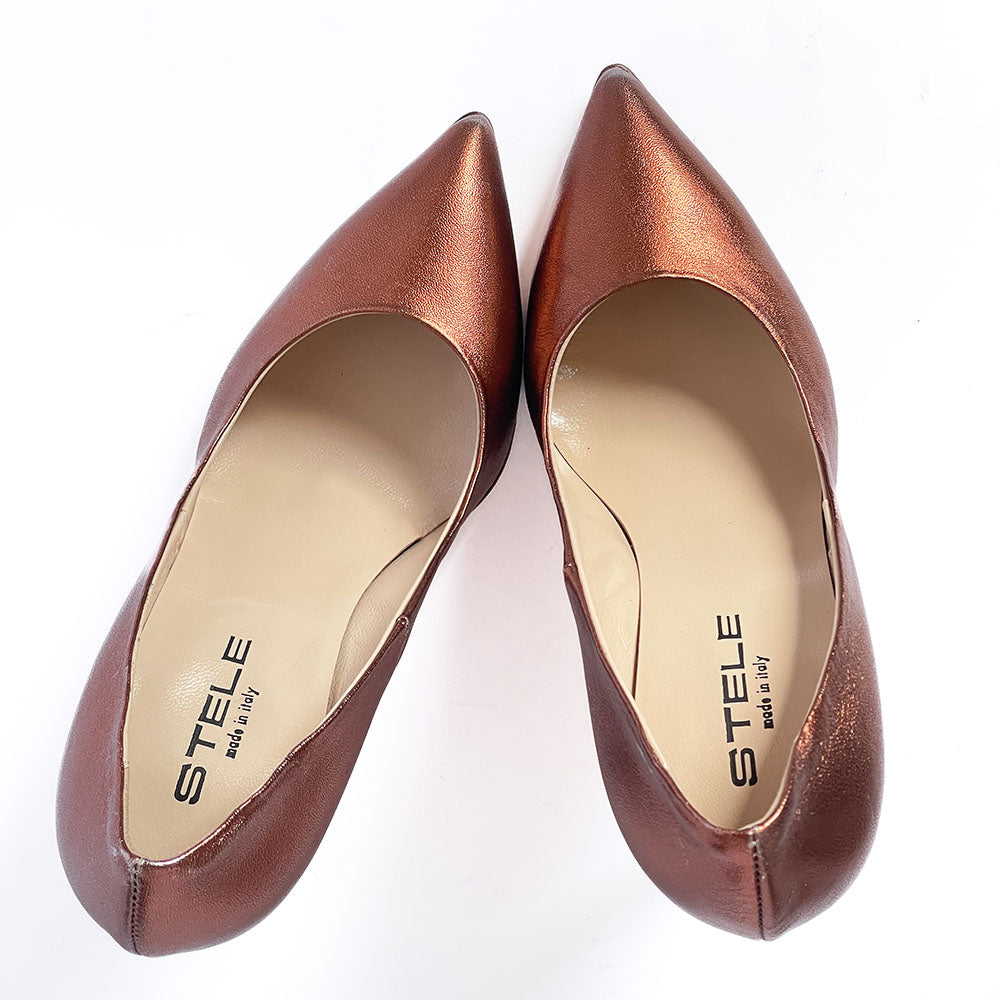 LETY-decollete-vista-punta-sopra-paio-laminato-rame