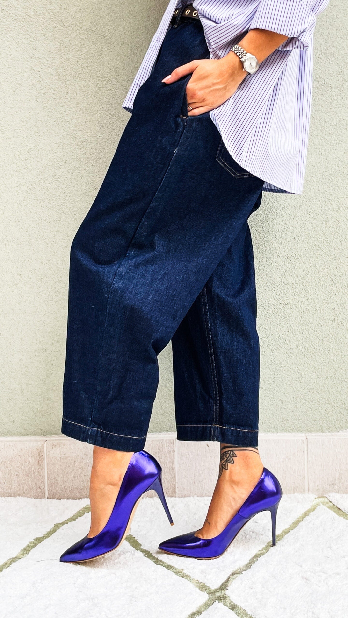 LETY-decollete-vista-indossato-laterale-laminato-viola-tacco-9