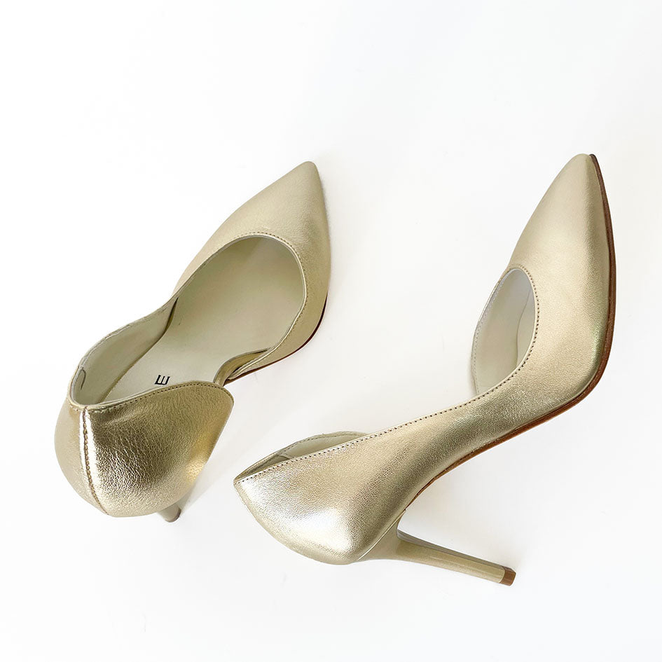 ALTEA-decollete-vista-laterale-punta-sopra-laminato-platino