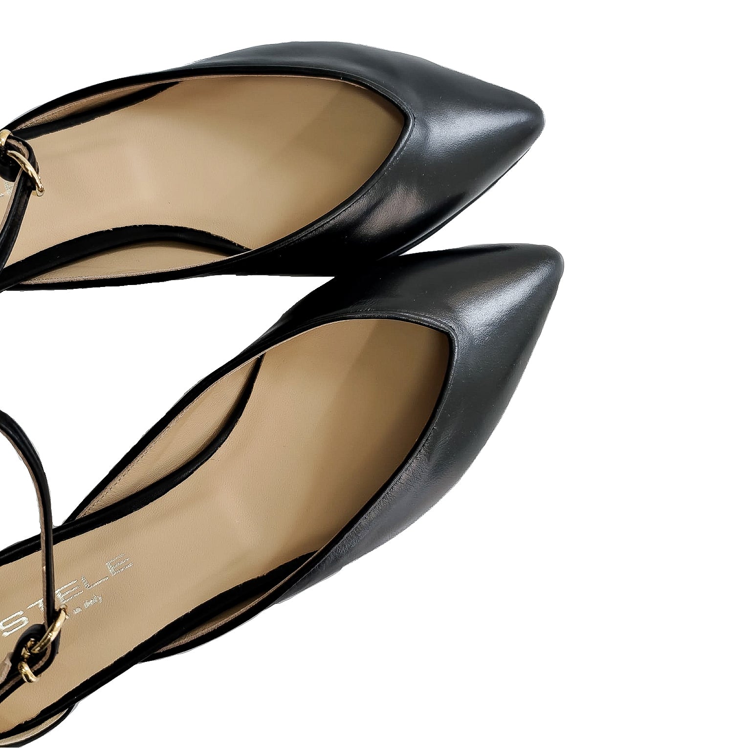 MARA-punta-tallone-ballerina-vista-pinta-sopra-paio-nappa-nera