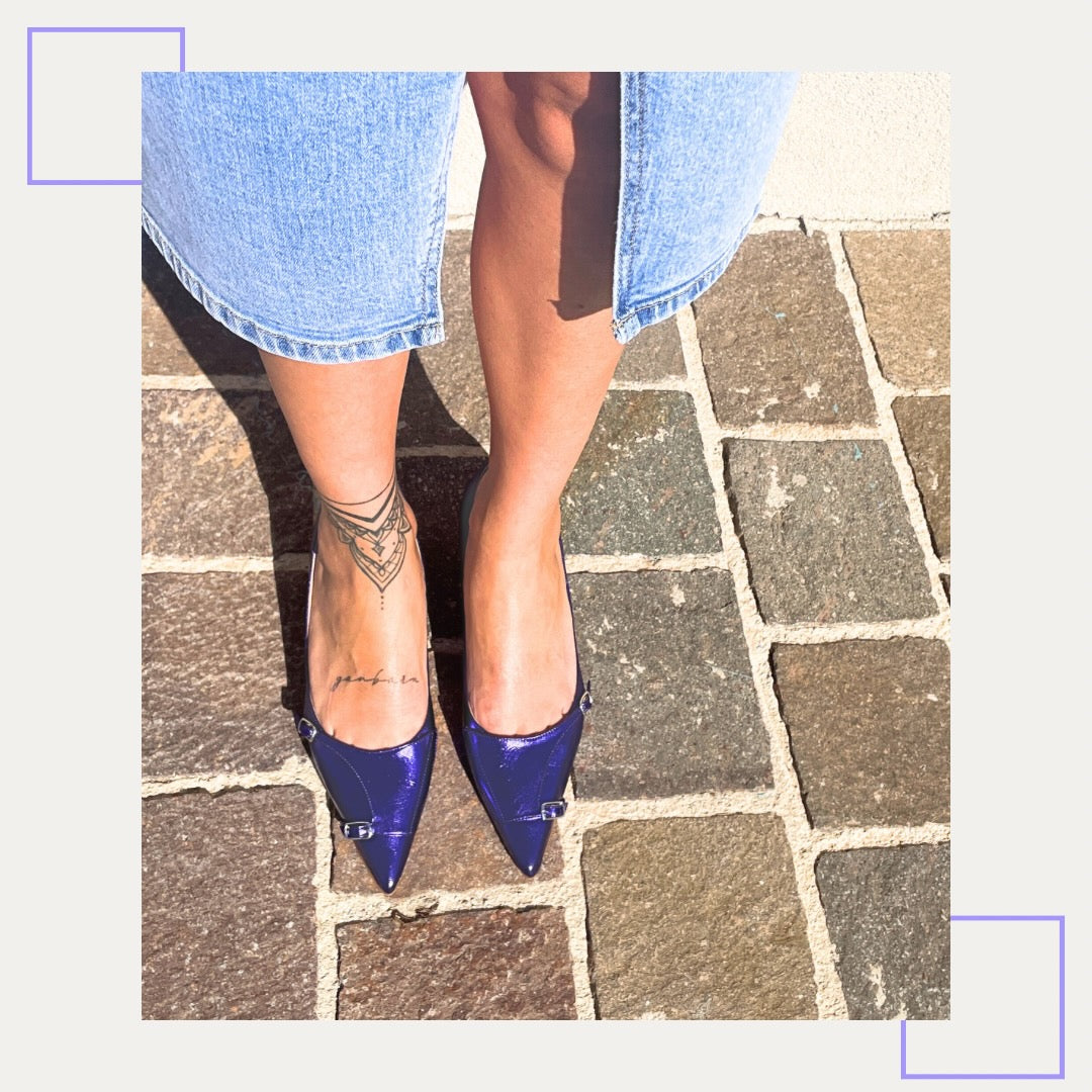 ANVERSA-decollete-vista-indossato-punta-sopra-laminato-viola-tacco-3,5