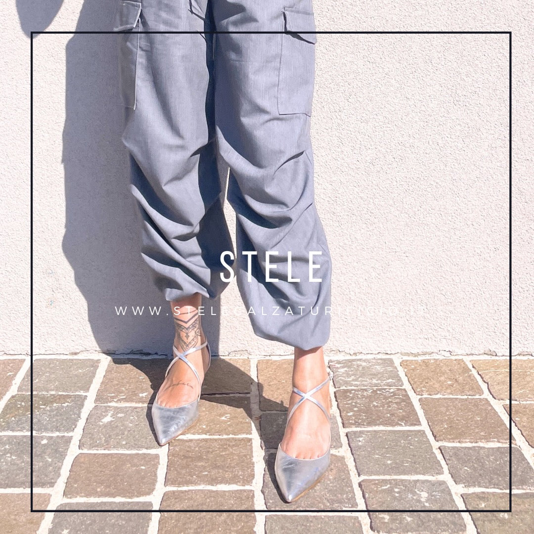 TOLOSA-slingback-vista-indossato-punta-nappa-laminata-argento