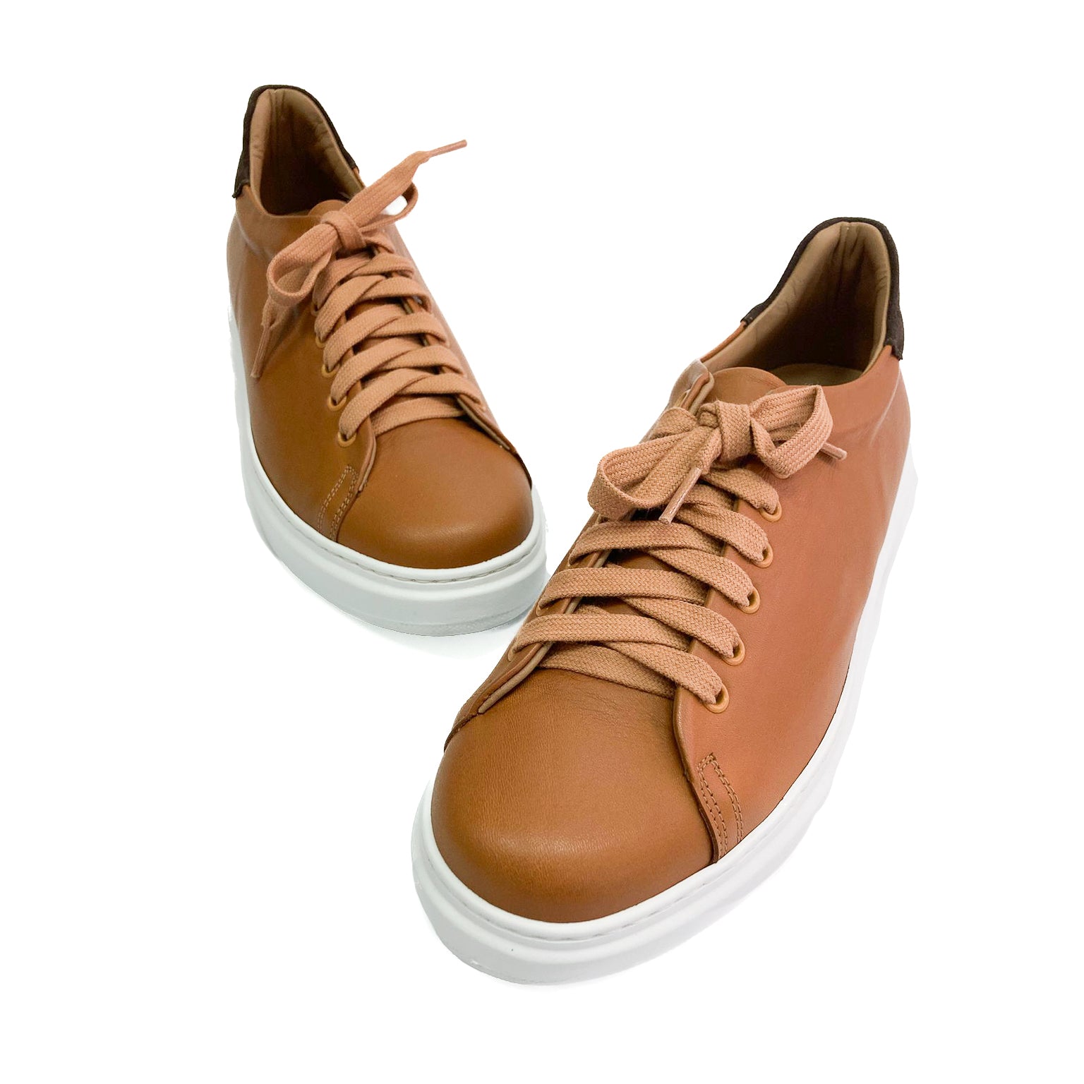 TREIA-sneakers-vista-punta-frontale-paio-vitello-cuoio