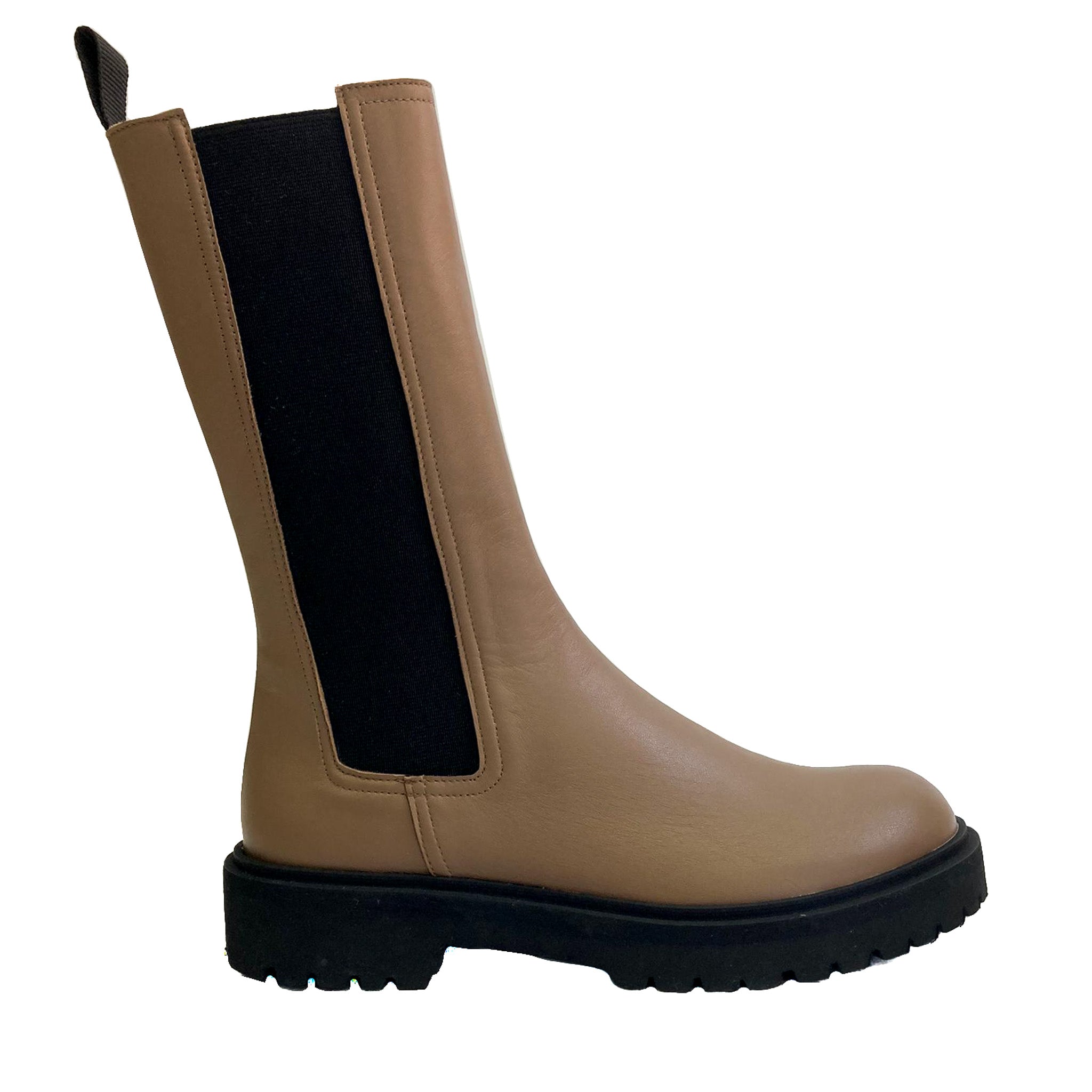 Fiastra-beatles-vista-laterale-vitello-tortora-scarpa-in-pelle-suola-carrarmato-elastici-laterali