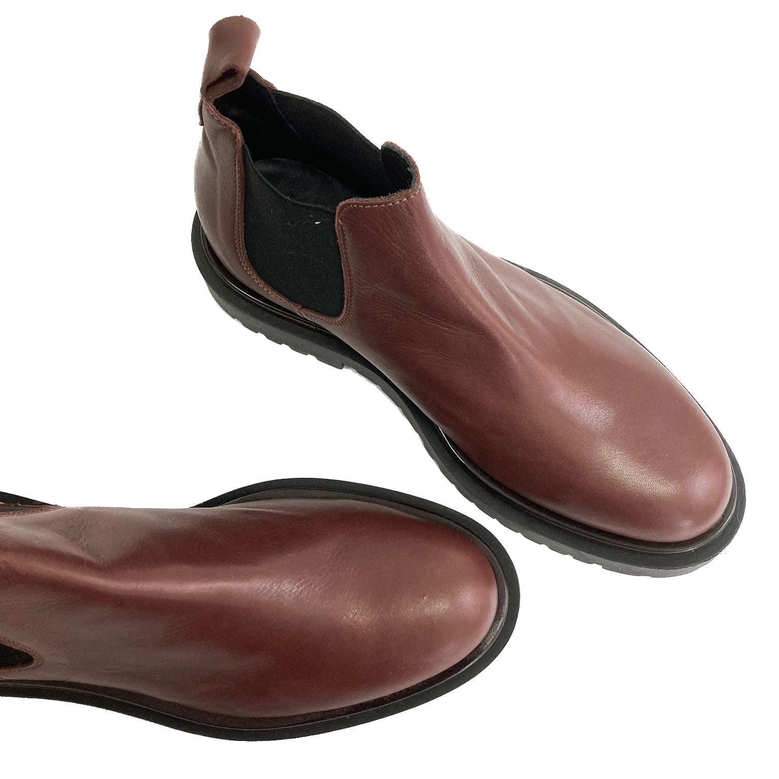 Tea-beatles-caviglia-vitello-marrone-vista-sopra-paio