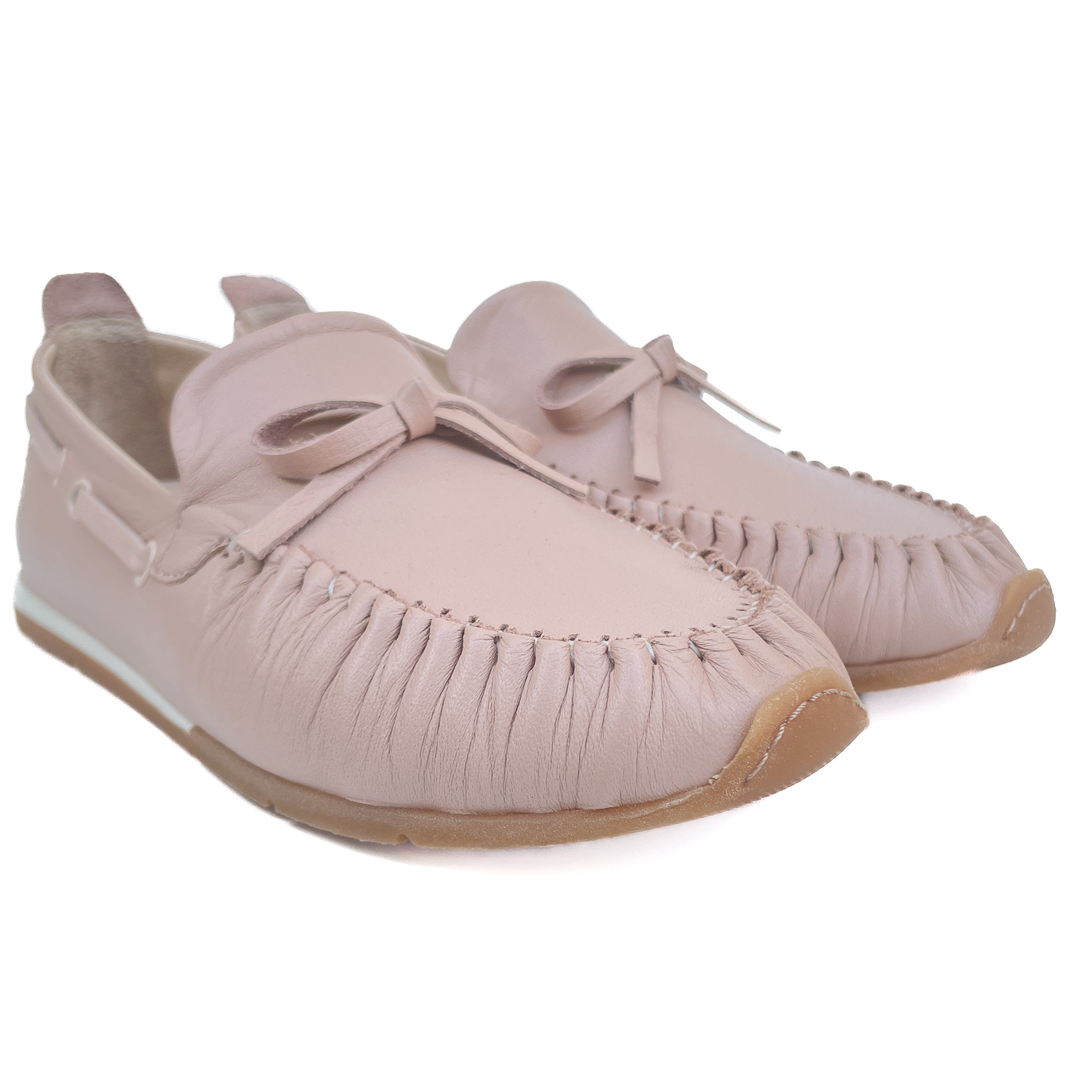 LOLITA-scarpe-da-barca-vista-punta-laterale-paio-nappa-cipria