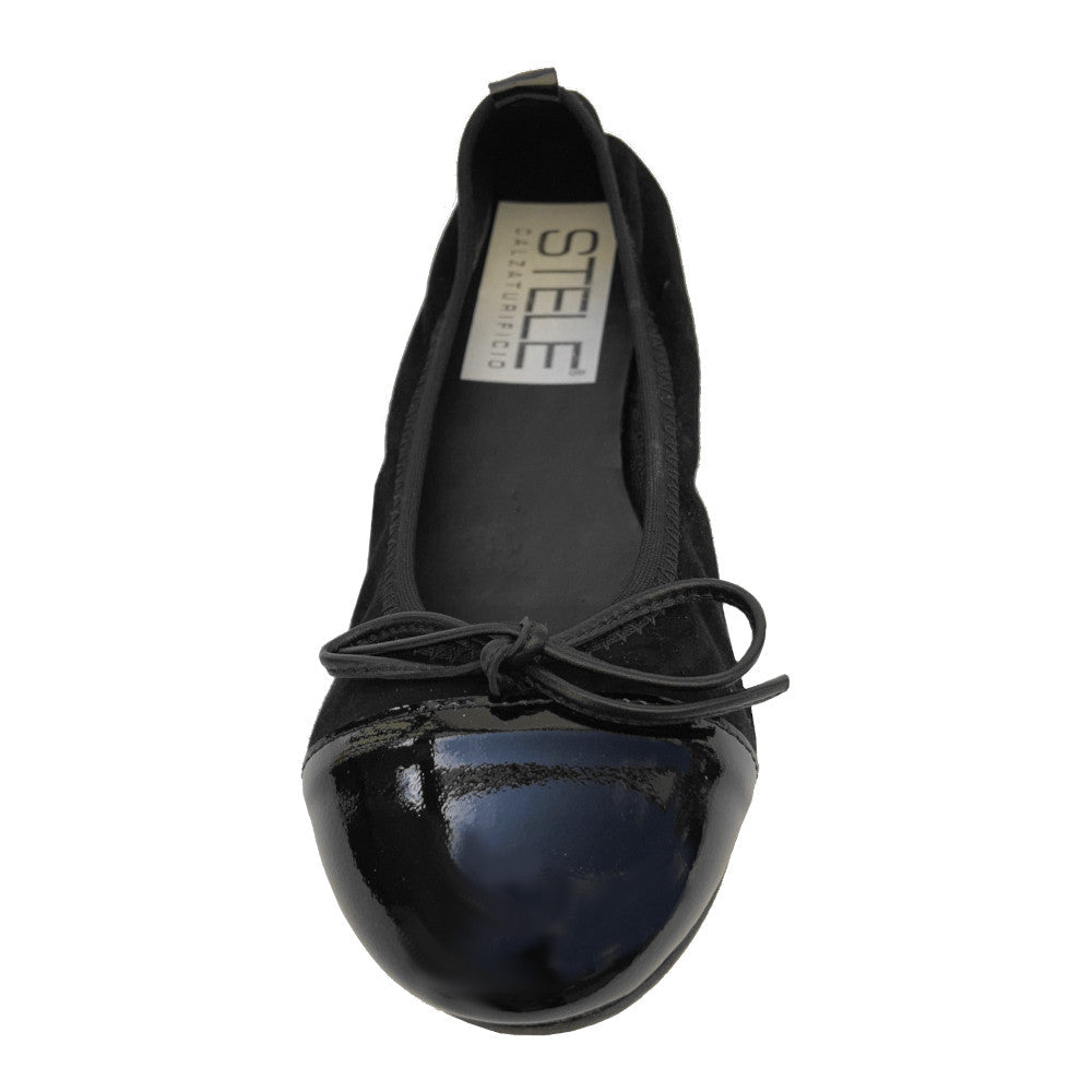 ANTONIETTE-ballerina-vista-punta-frontale-camoscio-vernice-nera