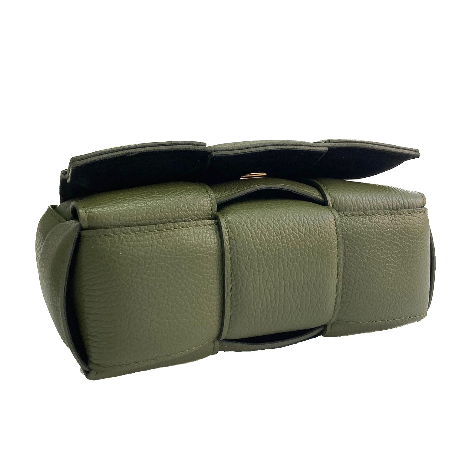Astra-Bag-vitello-verde-militare-vista-sotto-con-tracolla-elegante-pratica