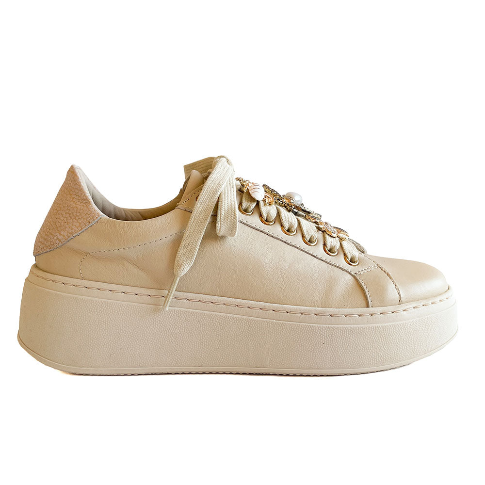 BETTY-sneakers-vista-laterale-vitello-panna
