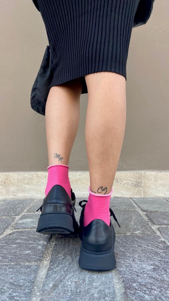 BRUXELLES-sneakers-vista-indossato-dietro-vitello-nero