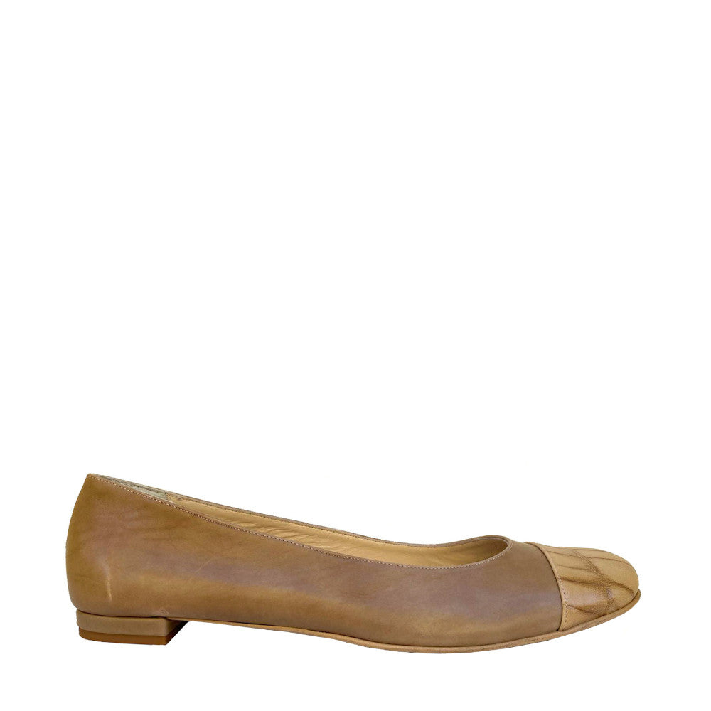 CELINE-ballerina-vista-laterale-vitello-cocco-sabbia