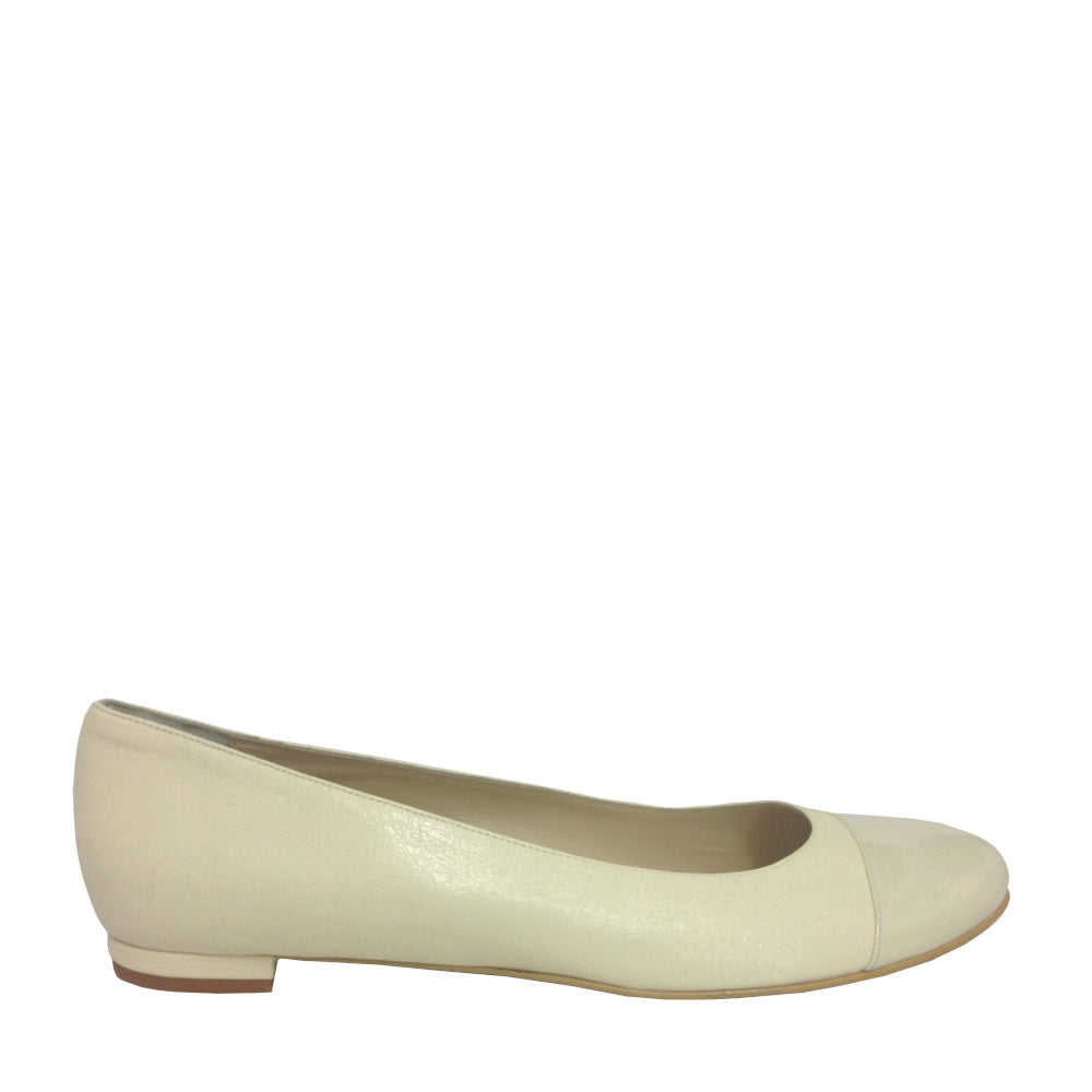 CELINE-ballerina-vista-laterale-vernice-nappa-crema