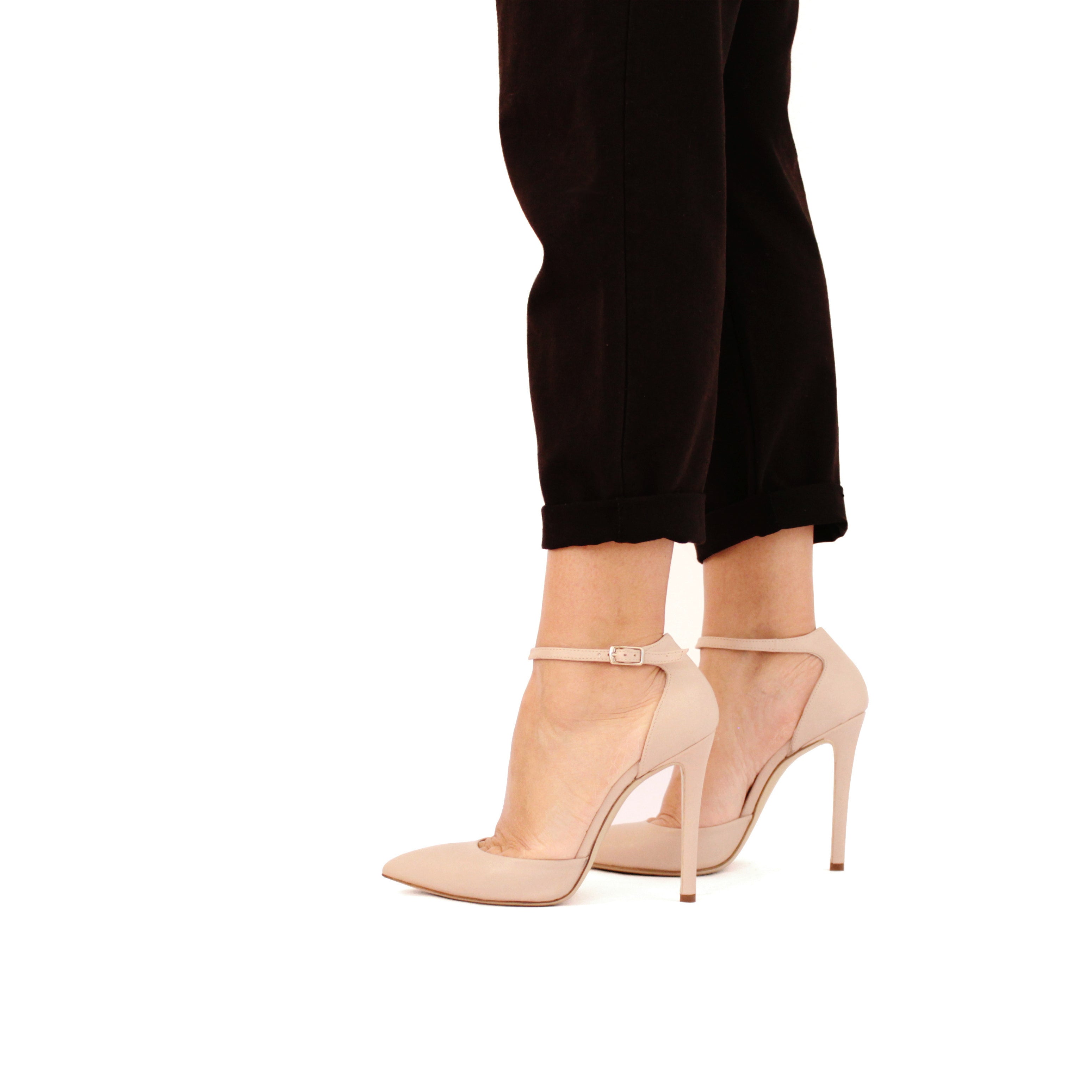 CLARE-punta-tallone-vista-indossato-laterale-nappa-nudo-tacco-11-cm