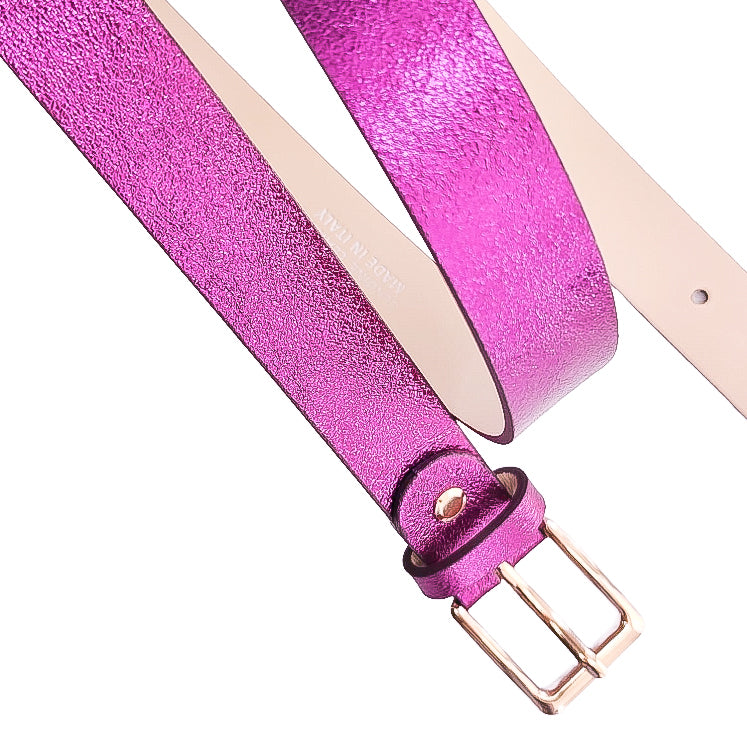 EMILIE-BELT-accessori-vista-sopra-fibbia-vicino-vitello-laminato-argento