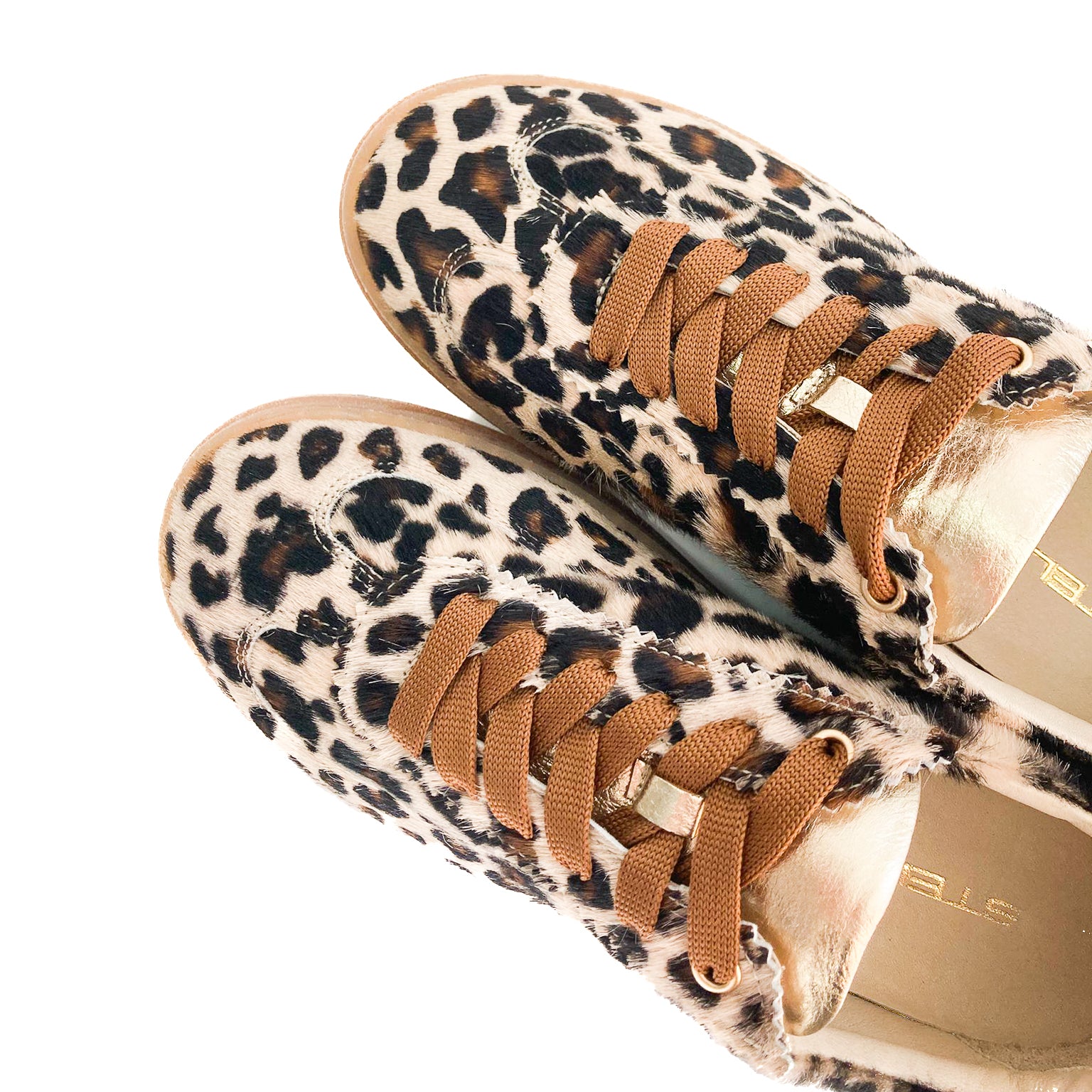 ESSEN-sneakers-vista-sopra-paio-destra-diritte-cavallino-maculato-laminato-platino