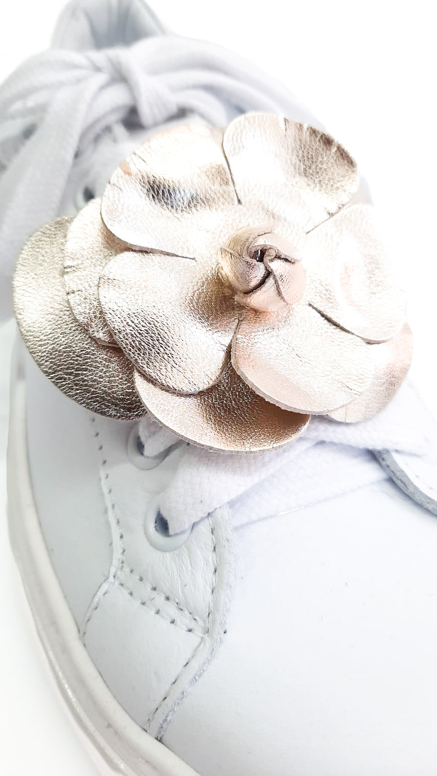 FIORE-PLATINO-accessori-vista-indossato-sneakers-laminato-platino