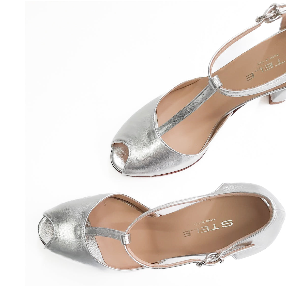 IRIS-punta-tallone-vista-punta-sopra-destra-laminato-argento