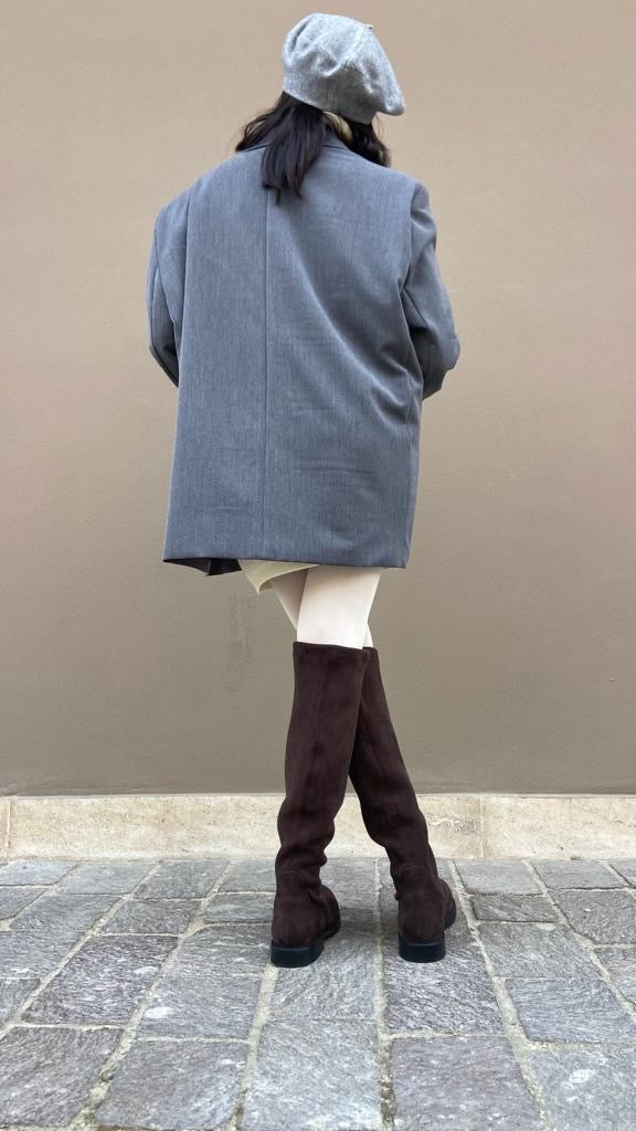 LEONORA-stivale-vista-indossato-dietro-camoscio-stretch-cioccolato