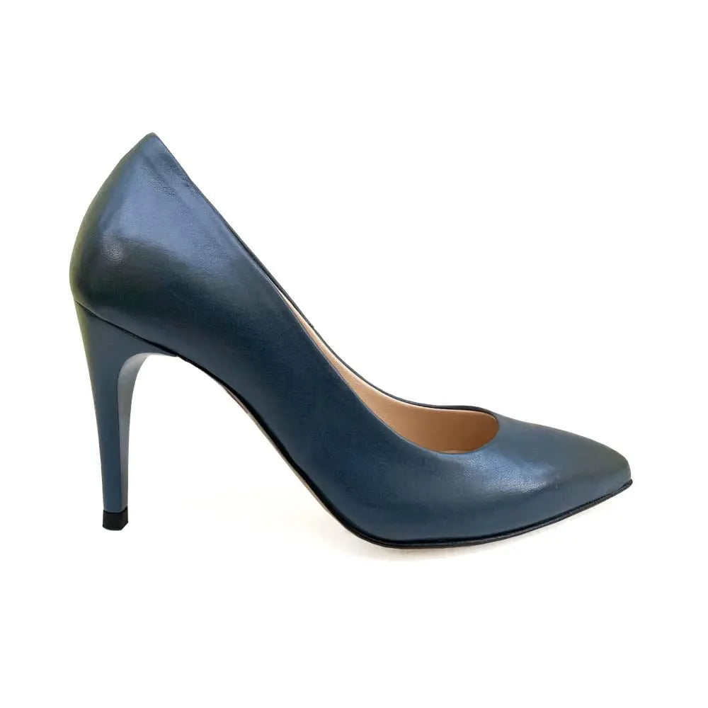 LETY-decollete-vista-laterale-singola-nappa-perlata-grigio-scuro