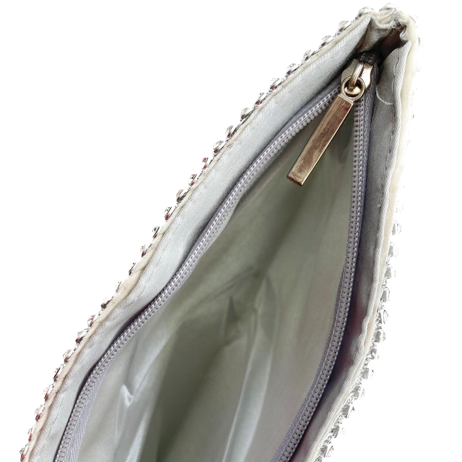 LINDA-BAG-pochette-vista-aperta-sopra-tessuto-strass-argento