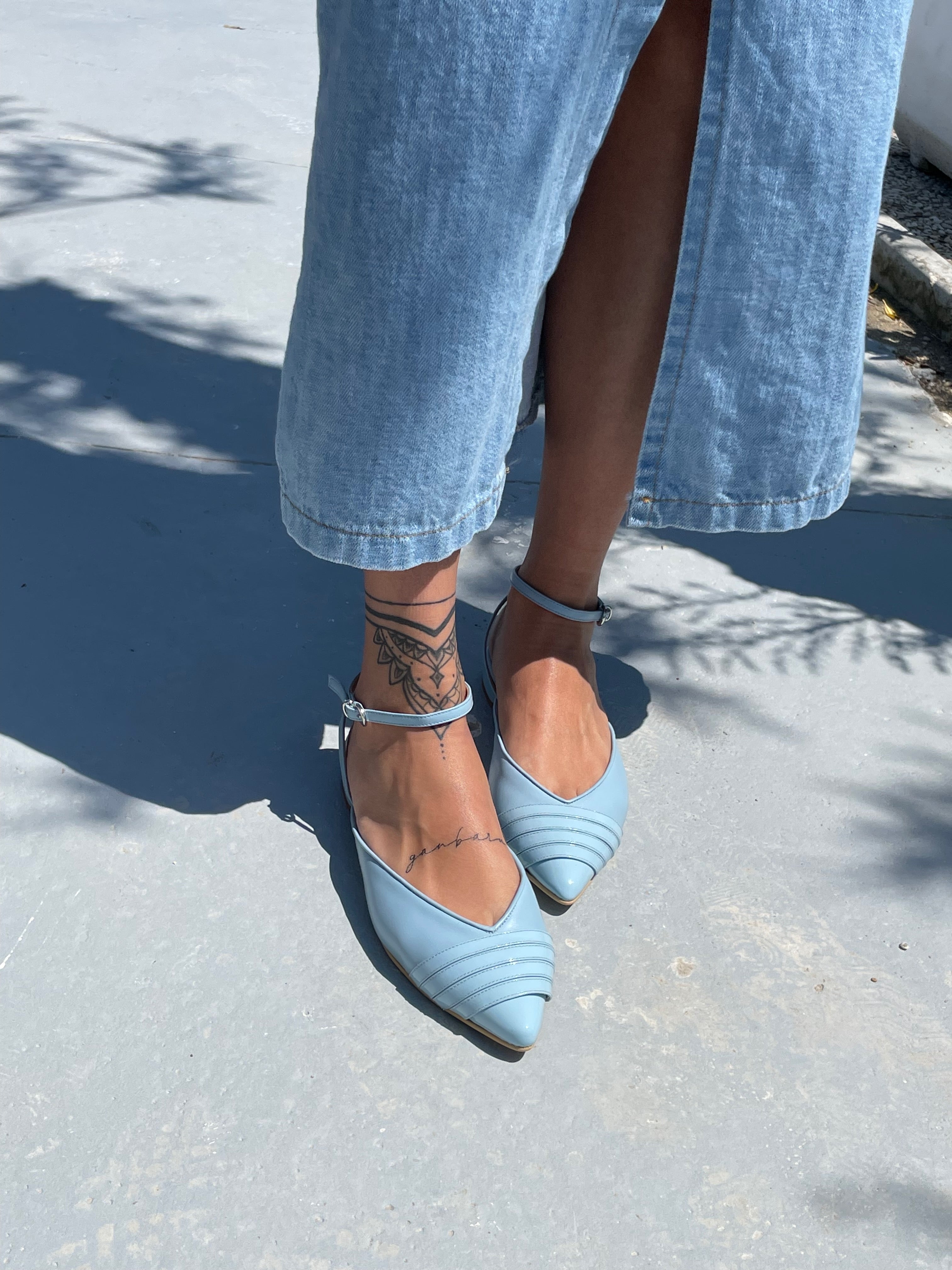 MEGAN-slingback-ballerina-vista-indossato-punta-vicino-nappa-celeste-vernice-celeste