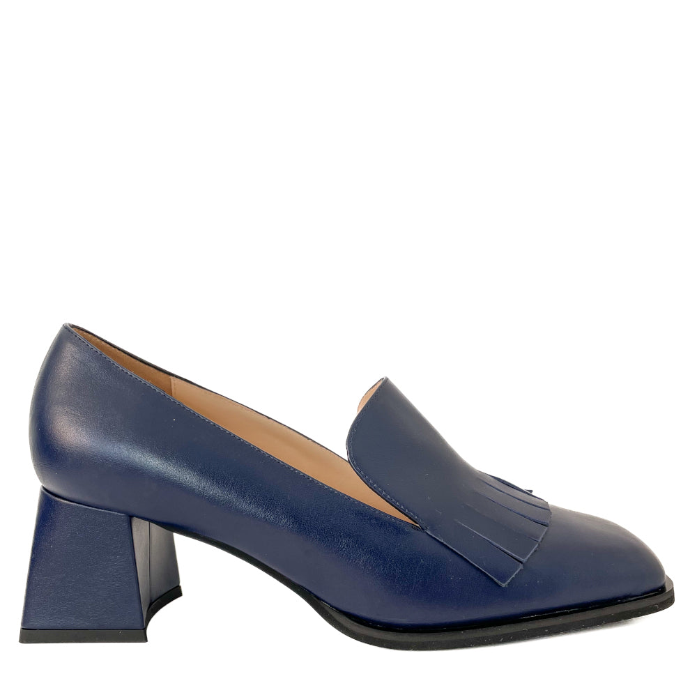 MICHELINE-mocassino-con-tacco-vista-laterale-vitello-blu