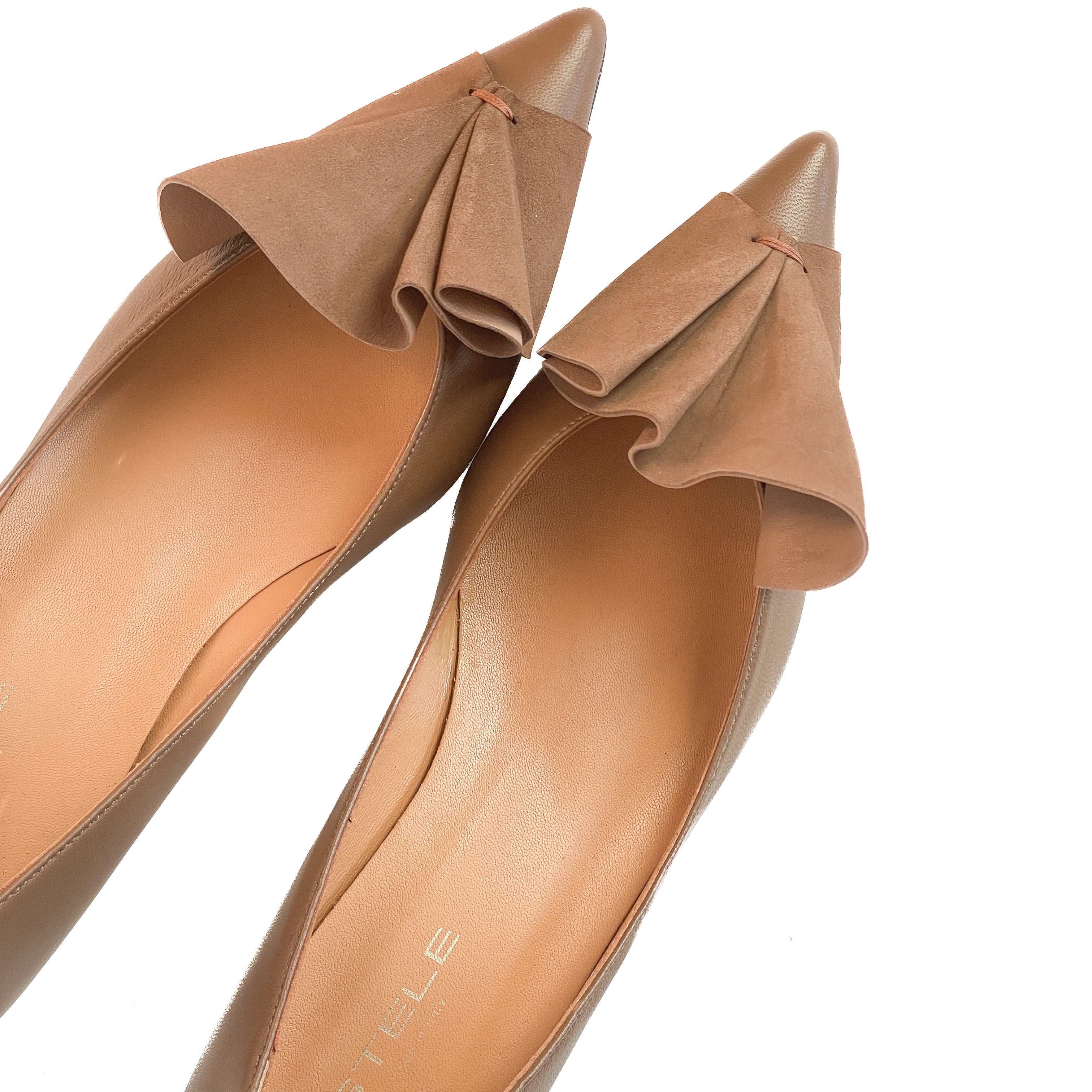 NOVATO-decollete-vista-punta-paio-sopra-vicino-nappa-e-camoscio-tortora