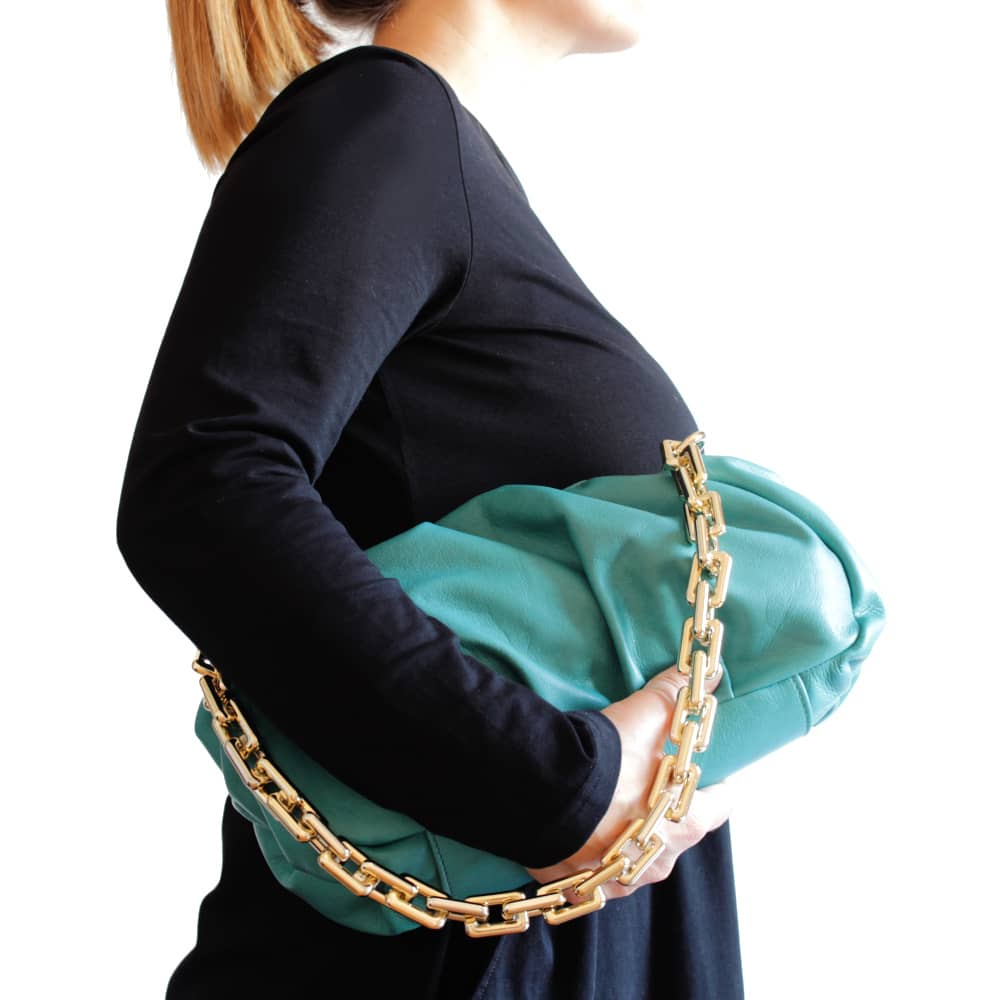 NUVOLA-L-BAG-borsa-indossata-a-mano-tracolla-nappa-acqua