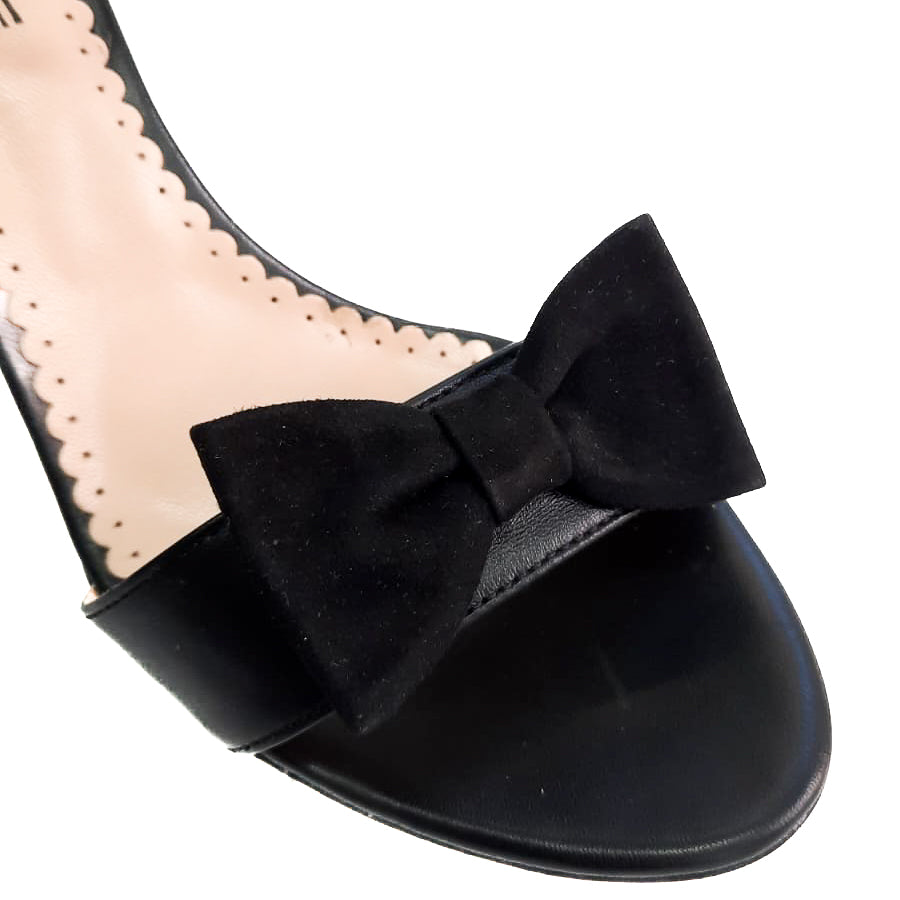 PAPILLON-NERO-accessori-vista-indossato-sandalo-camoscio-nero