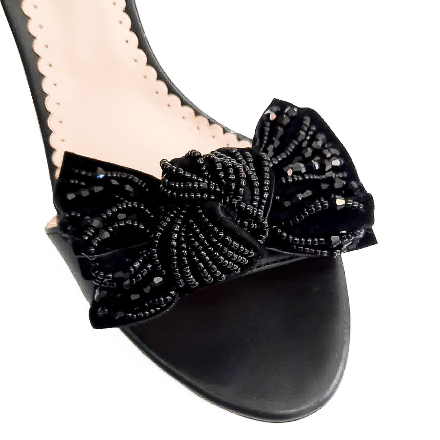 PERLINE-BOW-accessori-fiocco-vista-indossato-sandalo-velluto-nero