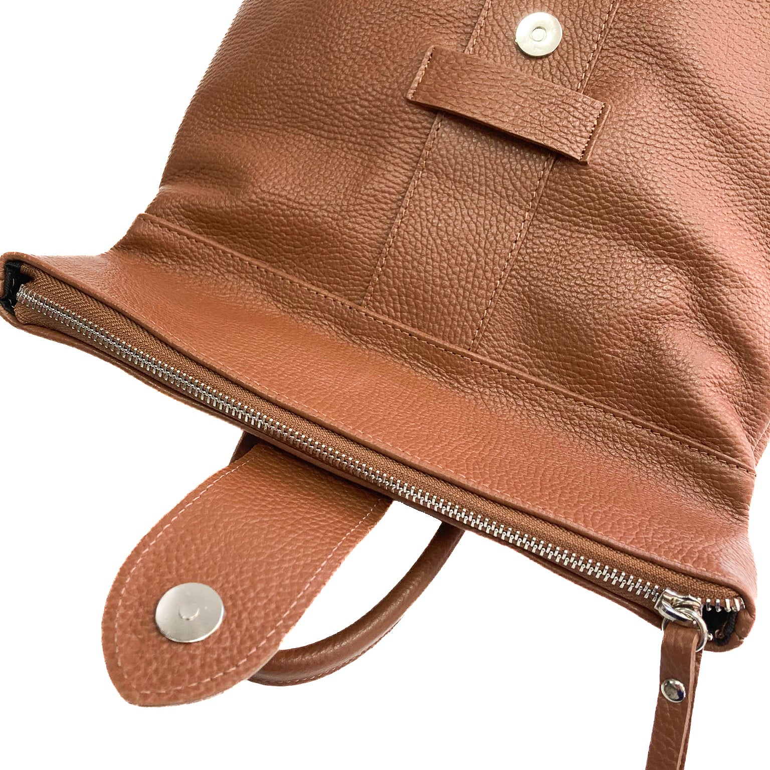 STOCCARDA-BAG-borse-zaino-vista-sdraiato-vicino-vitello-cuoio