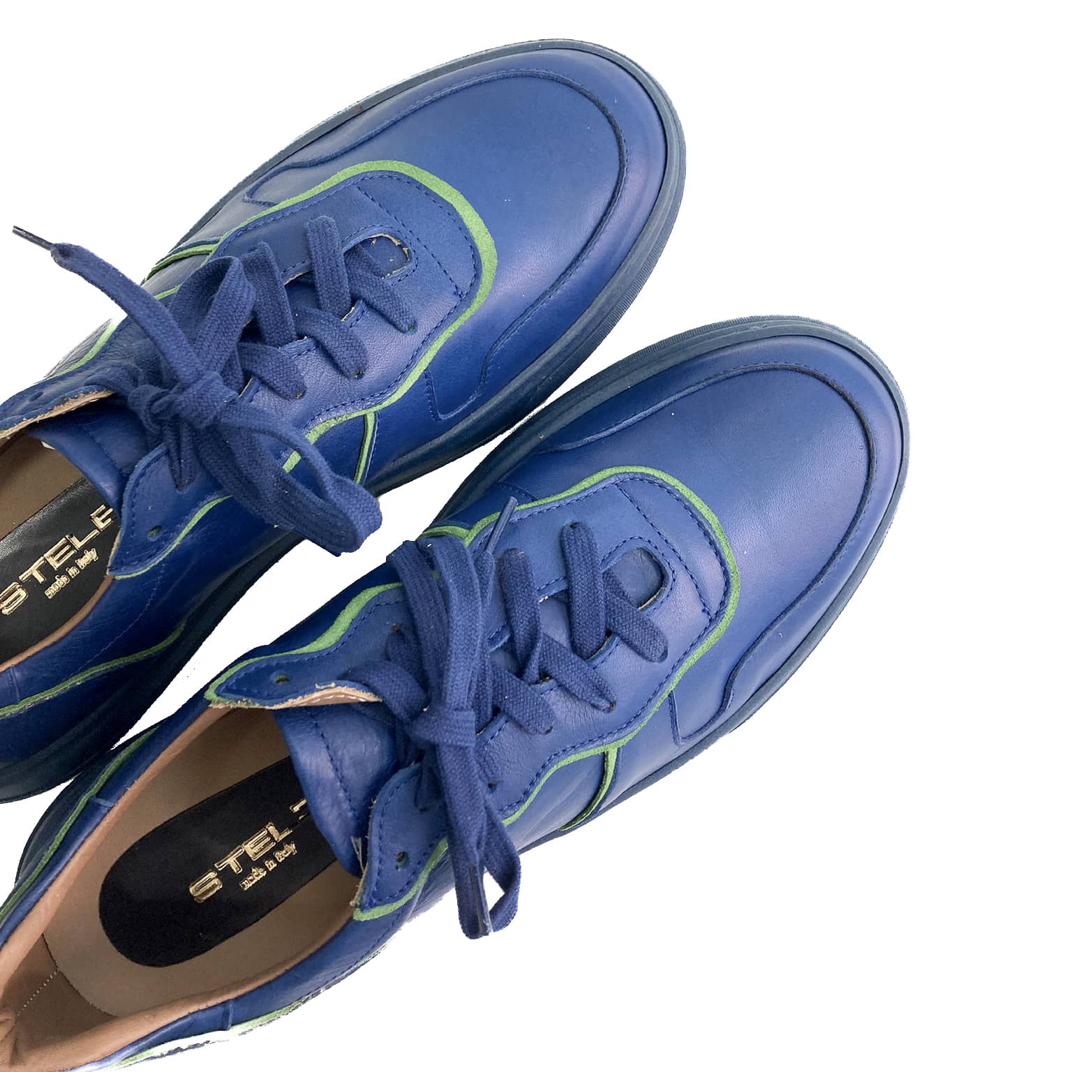 VALERIE-sneakers-vista-punta-sopra-paio-vitello-bluette-camoscio-verde