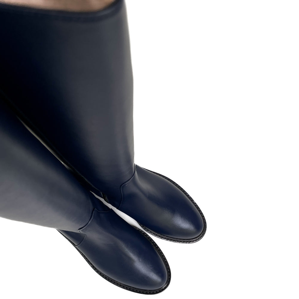 VANILLE-stivale-vista-punta-sopra-vicino-paio-vitello-blu-made-in.italy